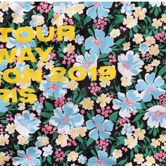 Free with 100 purchase- Maje On Tour 2019 Collection Large Tote - Picture 2 of 2